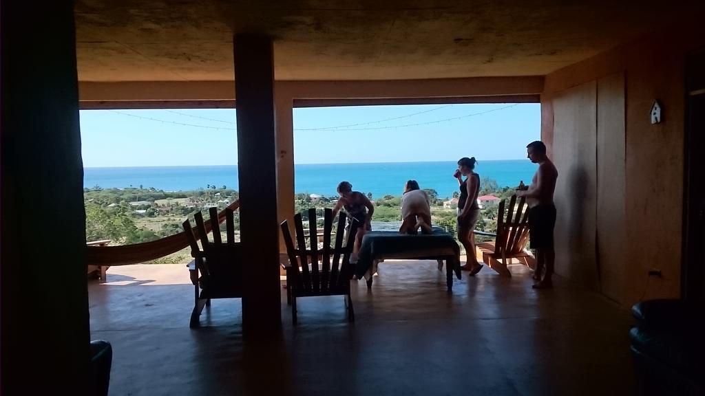 Hotel Welcoming Vibes Treasure Beach Esterno foto