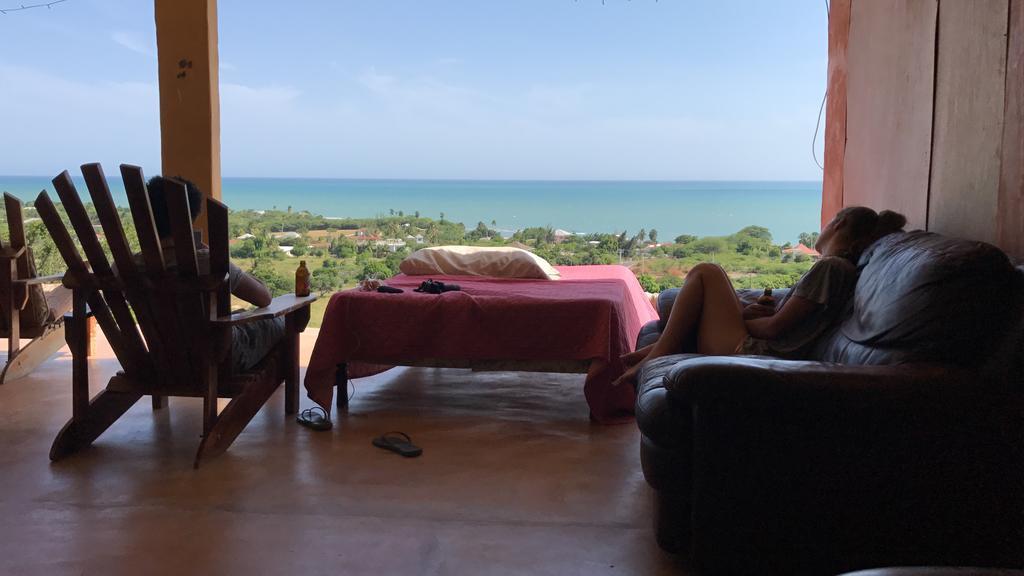 Hotel Welcoming Vibes Treasure Beach Esterno foto