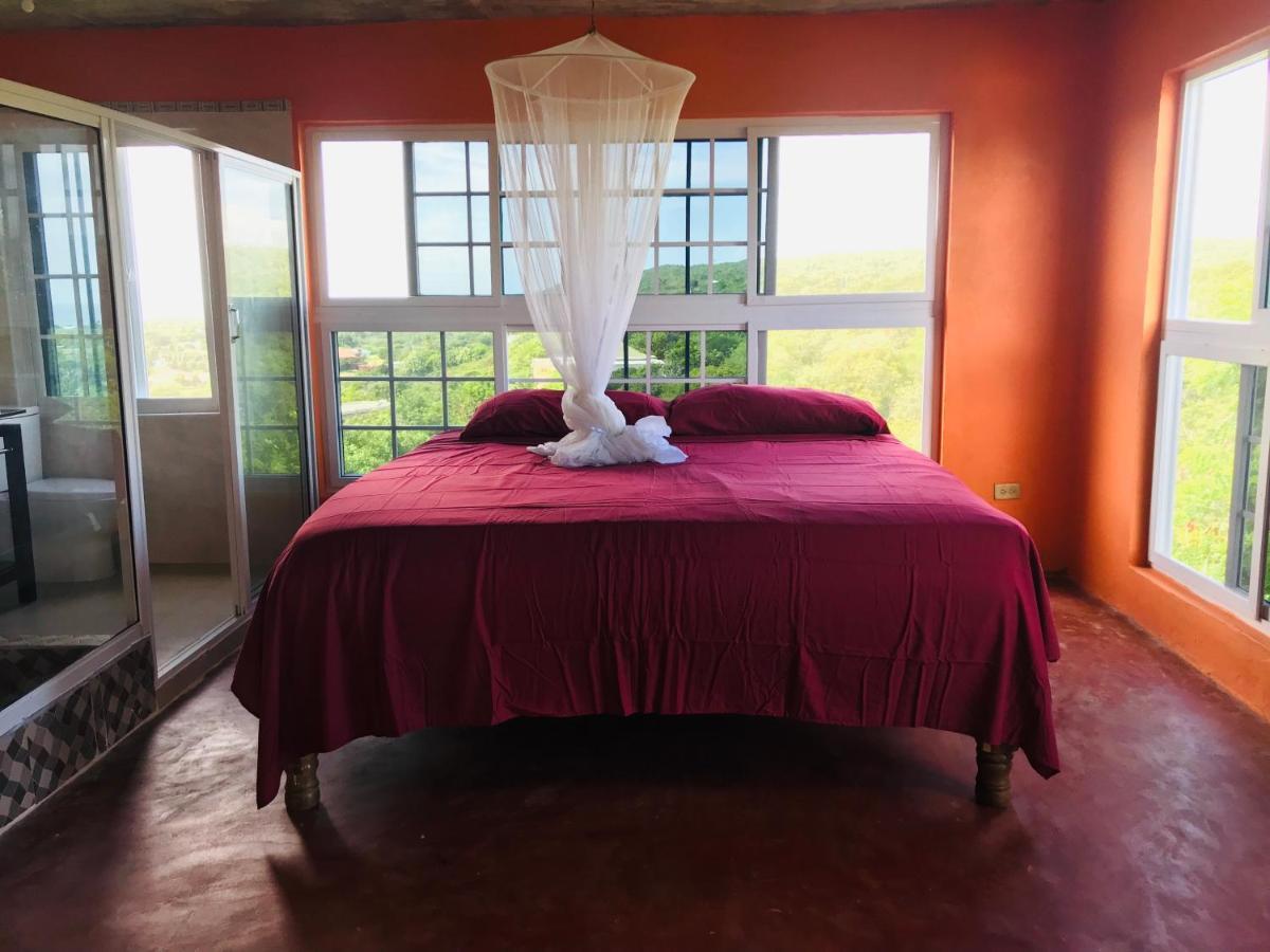 Hotel Welcoming Vibes Treasure Beach Esterno foto