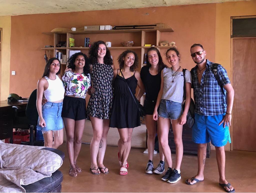 Hotel Welcoming Vibes Treasure Beach Esterno foto